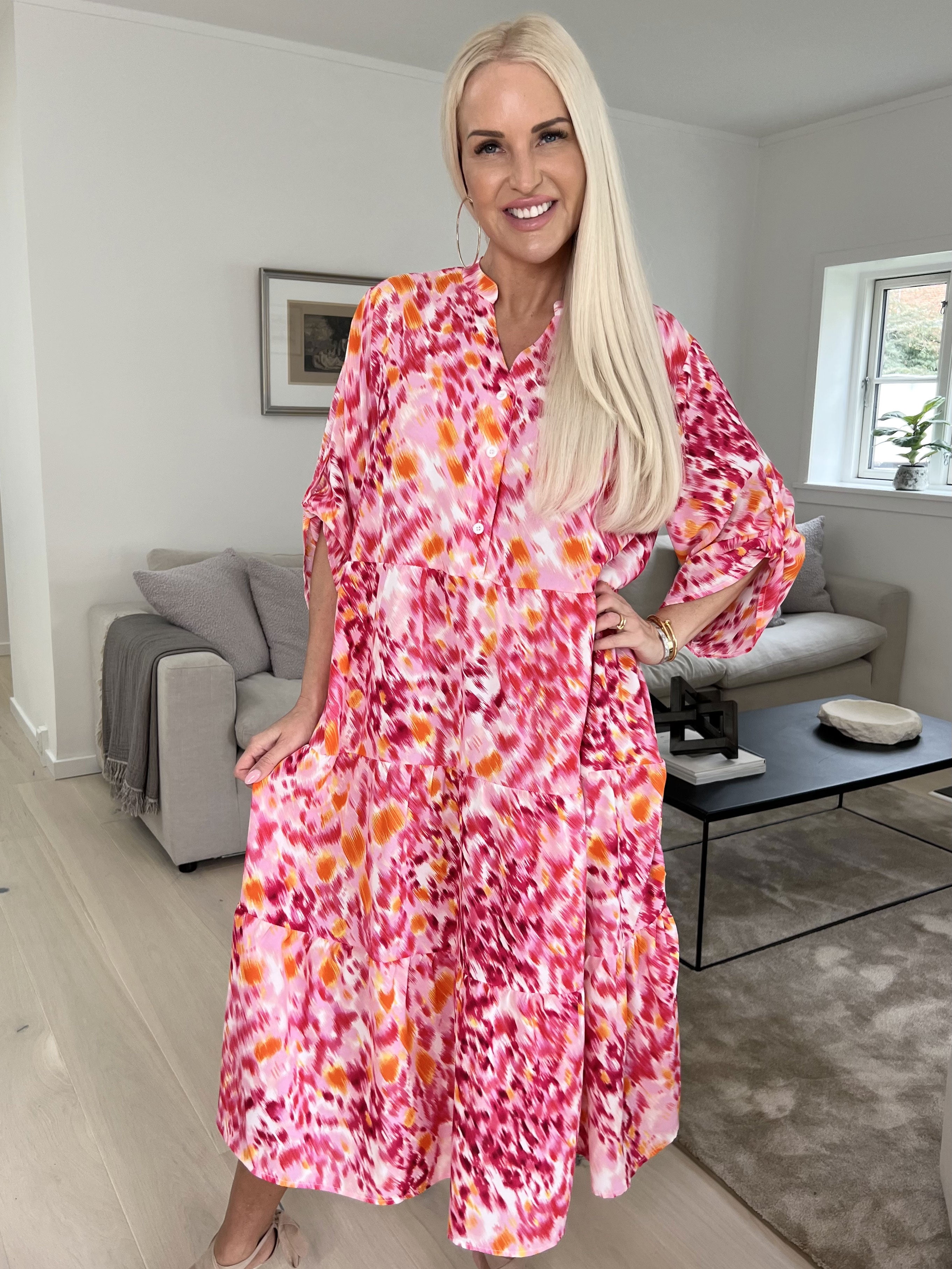 Simone - Sød kjole i flerefarvet print